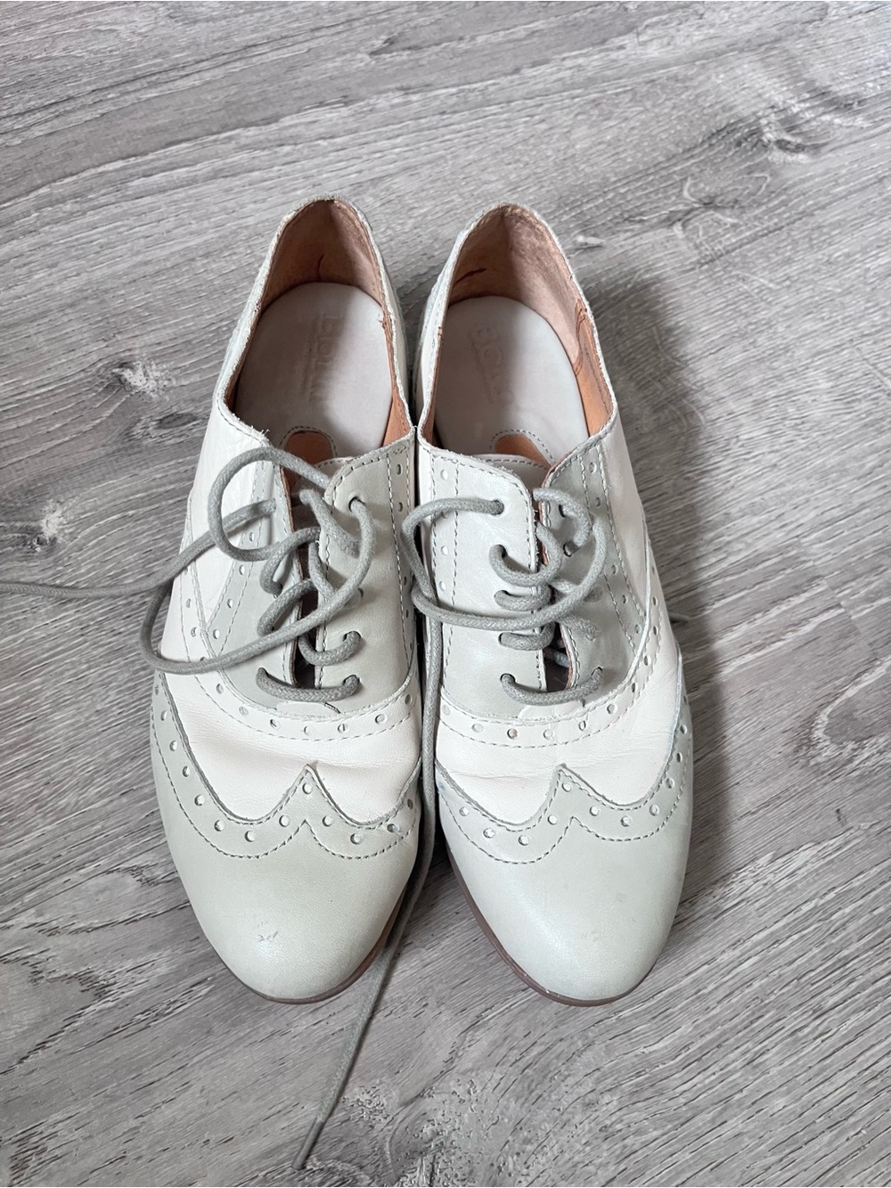 Women's White Wingtip Oxford Shoes Born Concept 6.5